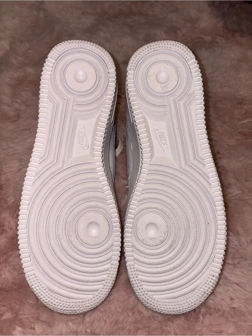 Nike Women's White Low-Top Leather Sneakers
